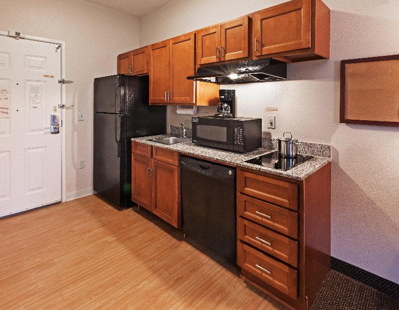 Candlewood Suites Deer Park 4