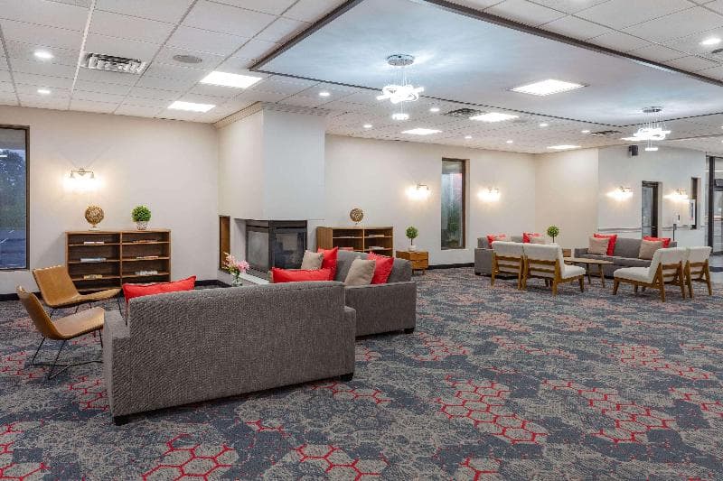 Ramada by Wyndham Windsor Locks 3