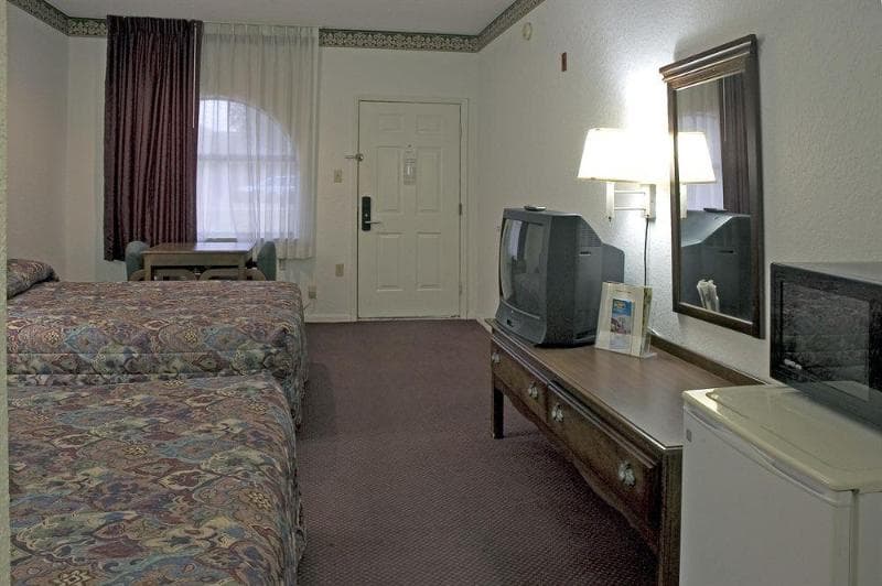 Budget Host Hempstead Inn photo 1