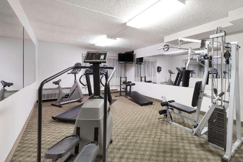 Ramada Plaza By Wyndham Hagerstown 2