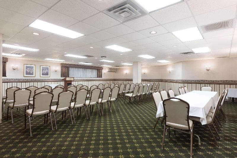 Ramada Plaza By Wyndham Hagerstown 5