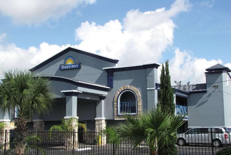 Days Inn By Wyndham Houston East 4