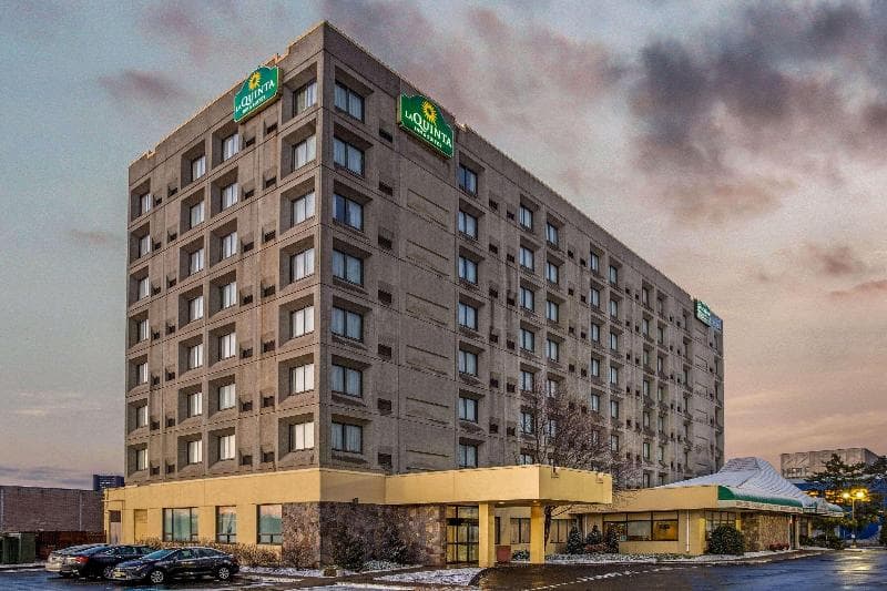 La Quinta Inn & Suites by Wyndham New Haven photo 1