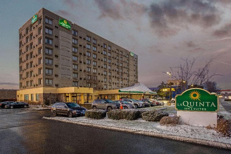 La Quinta Inn & Suites by Wyndham New Haven 2