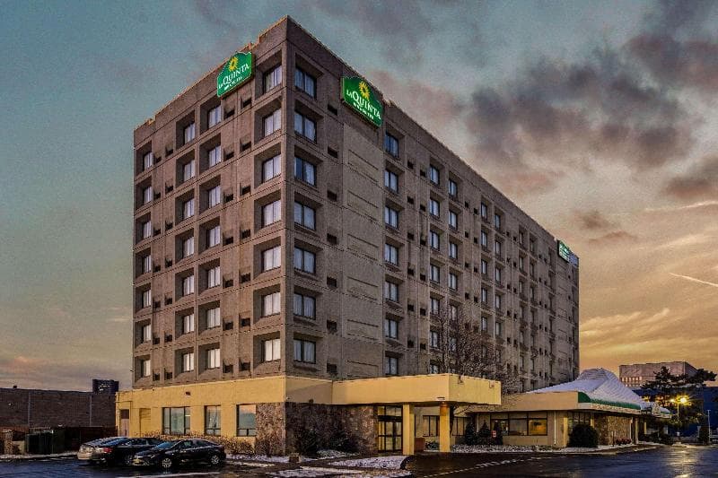 La Quinta Inn & Suites by Wyndham New Haven 3