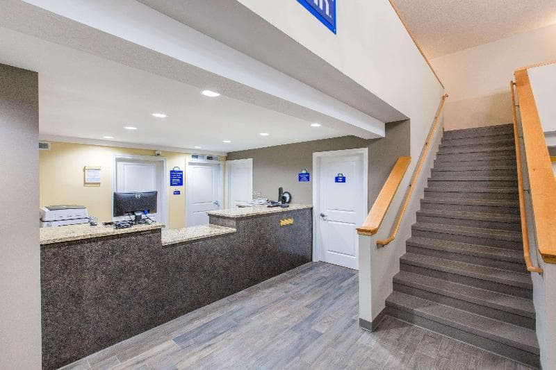 Days Inn by Wyndham Hays 4