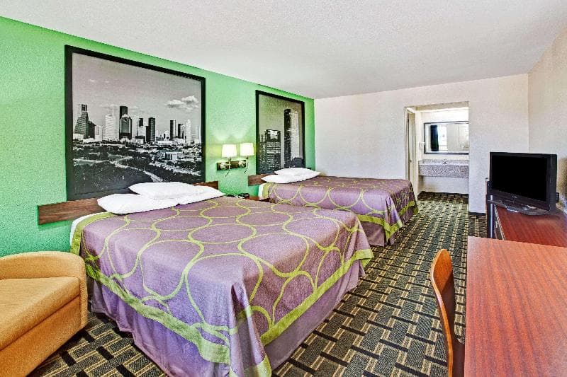 Super 8 By Wyndham Baytown photo 1