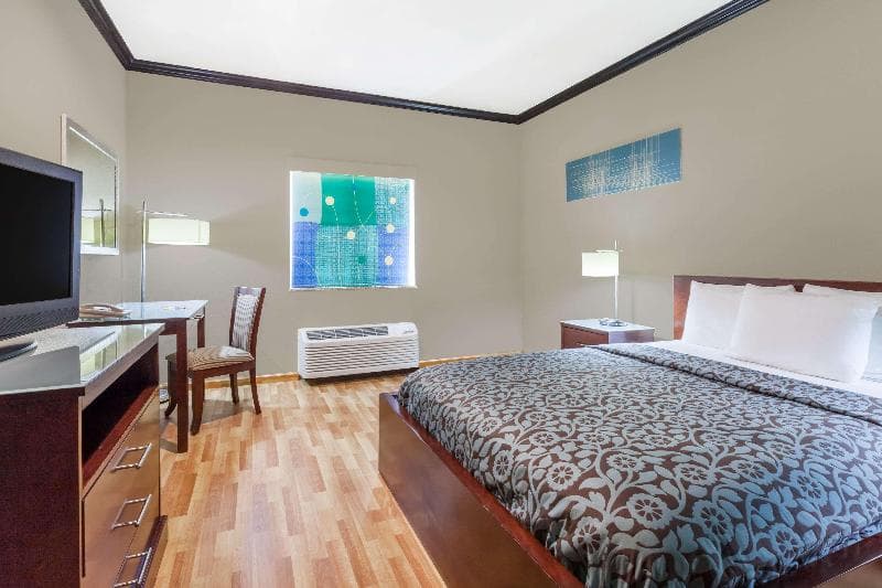 Days Inn & Suites By Wyndham Marquez 5