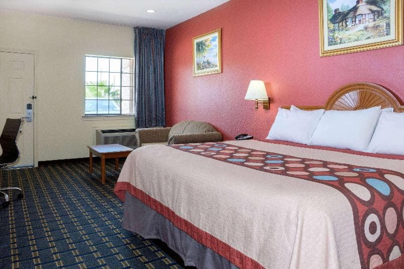 Super 8 by Wyndham Stafford Sugarland Area 3