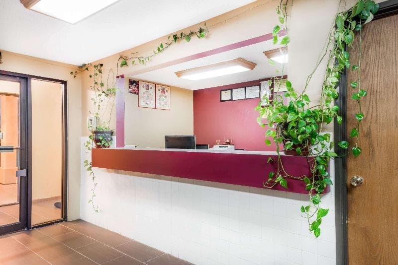Super 8 By Wyndham Paris 5
