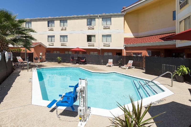 Red Roof Inn Houston - Westchase 2
