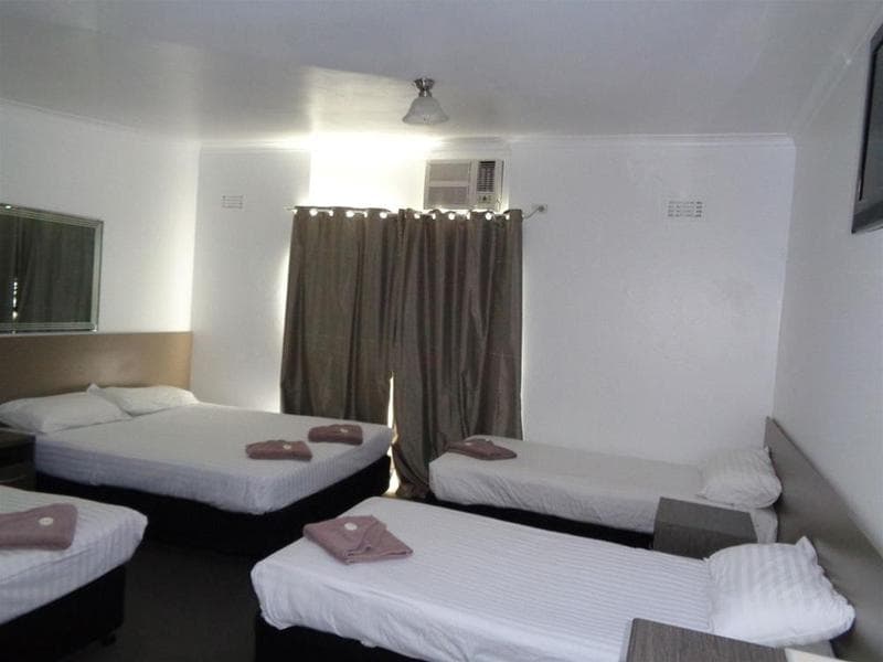 Parkway Motel photo 1