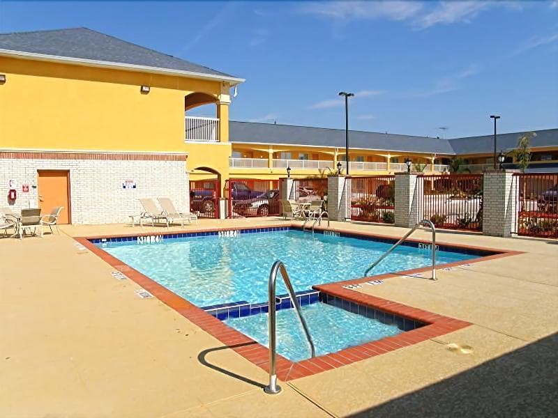 Scottish Inns & Suites Houston 2
