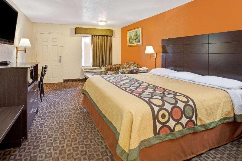 Super 8 by Wyndham Baytown/Mont Belvieu 3