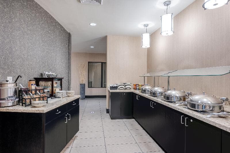 Holiday Inn Terre Haute 3