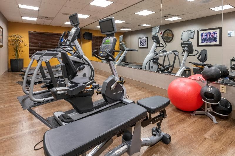 Holiday Inn Express Hotel & Suites Hays 2