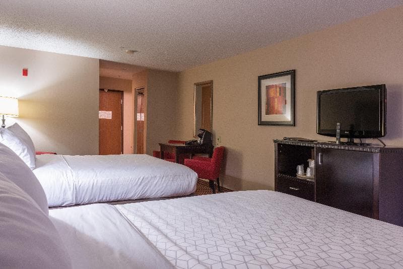 Holiday Inn Express Newington 5