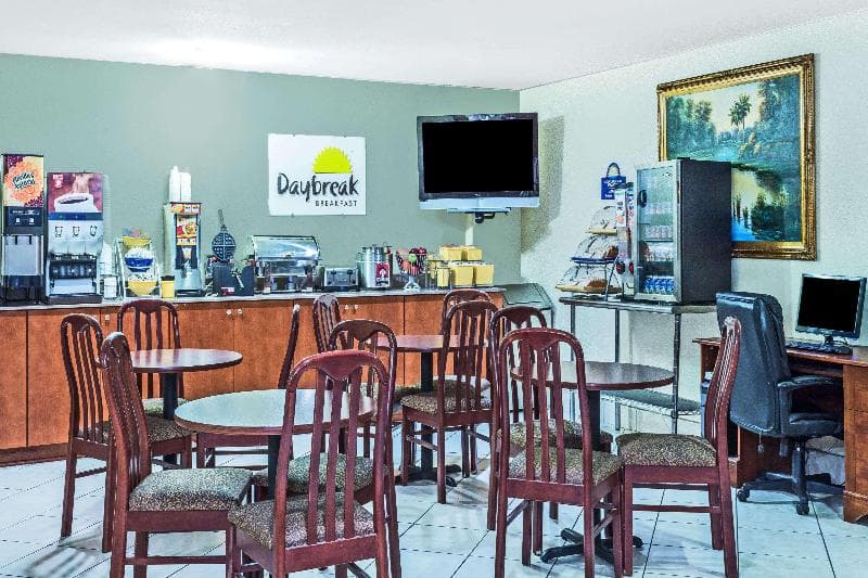 Days Inn By Wyndham Houma La 5