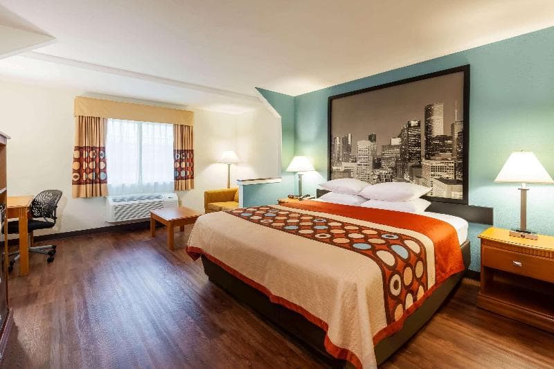 Super 8 By Wyndham Beaumont 5