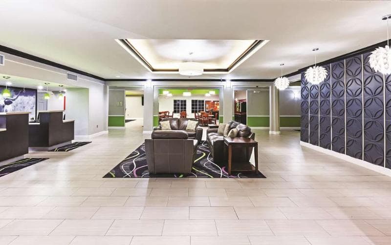 Palacio Royale Inn Signature 5