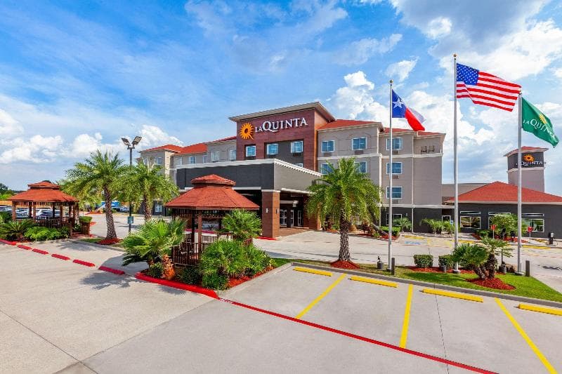 La Quinta Inn & Suites by Wyndham Houston Channelview photo 1