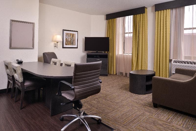 Candlewood Suites Terre Haute 2