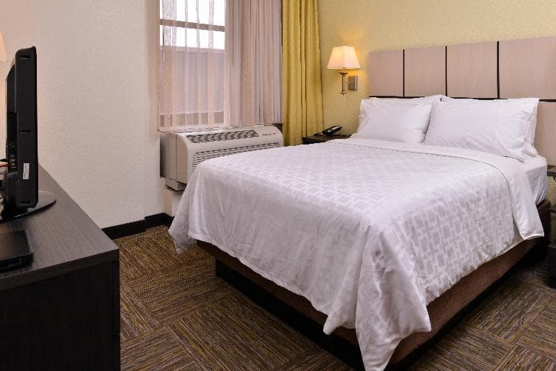 Candlewood Suites Terre Haute 3