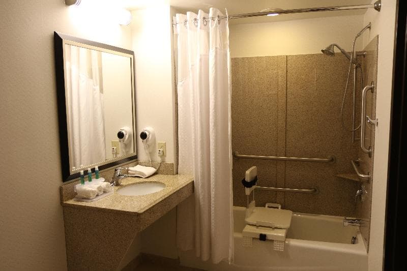 Holiday Inn Express Pittsburgh E -Waterfront 1