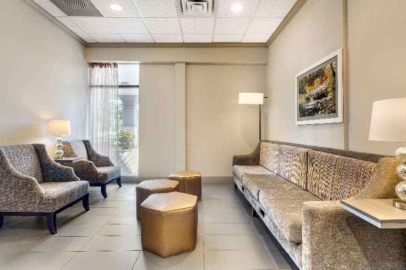 Best Western Plus North Haven Hotel 4