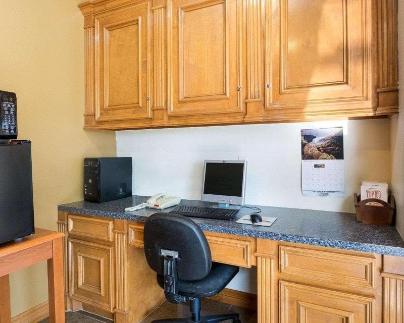 Rodeway Inn & Suites main