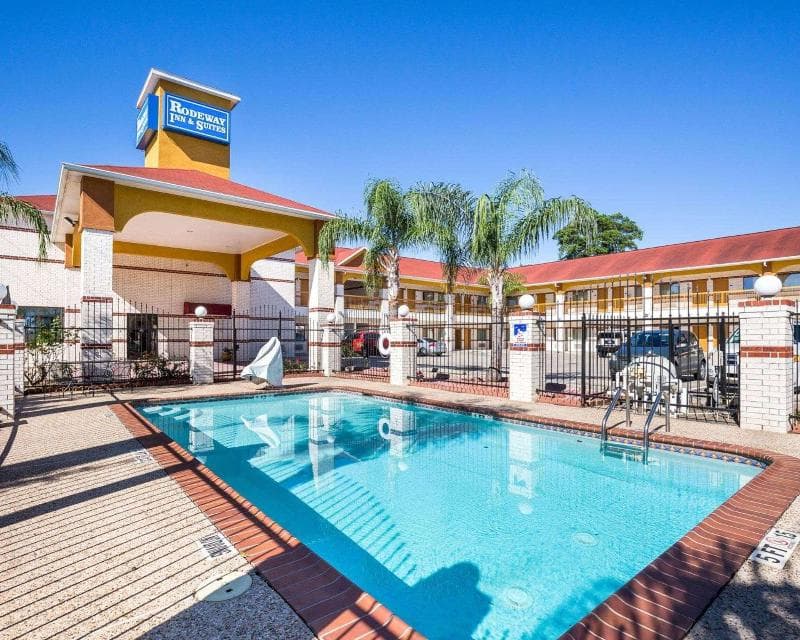 Rodeway Inn & Suites 5