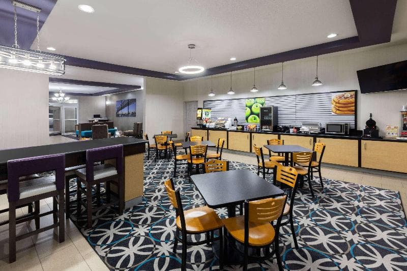 La Quinta Inn & Suites by Wyndham Houma 3
