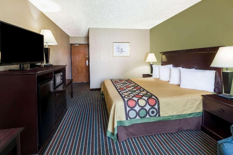 Super 8 By Wyndham Harrison 4