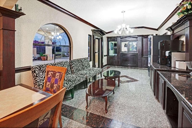 Super 8 by Wyndham Houston Hobby Airport South 4