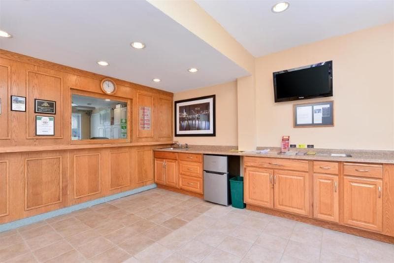 Americas Best Value Inn Cheshire / Meriden 2