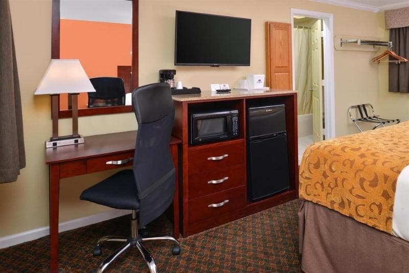 Americas Best Value Inn Cheshire / Meriden 4