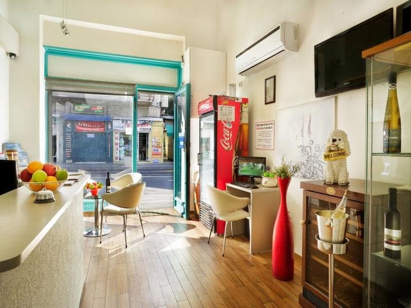 Loui Hotel photo 1