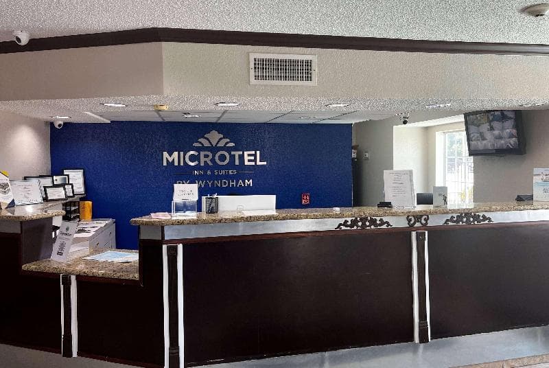 Microtel Inn & Suites by Wyndham Houston 5