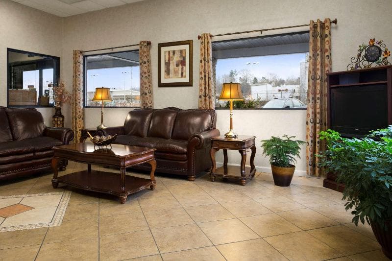 Days Inn By Wyndham Huntington 4