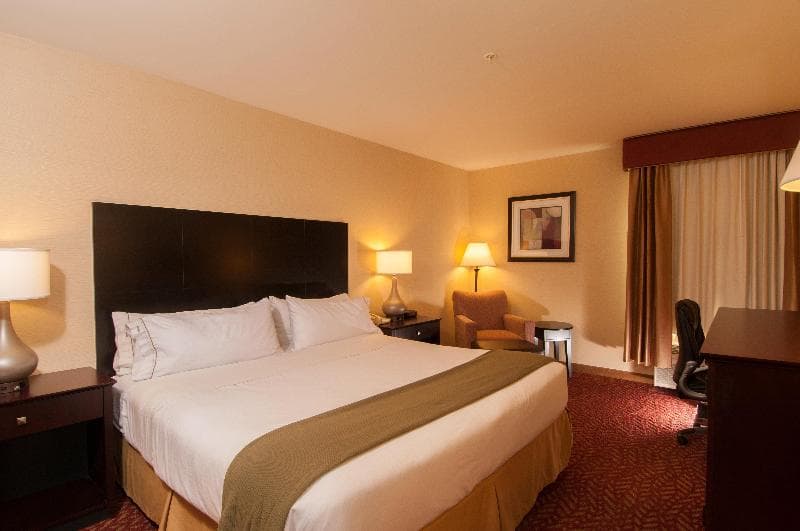 Holiday Inn Express Vernon - Manchester photo 1