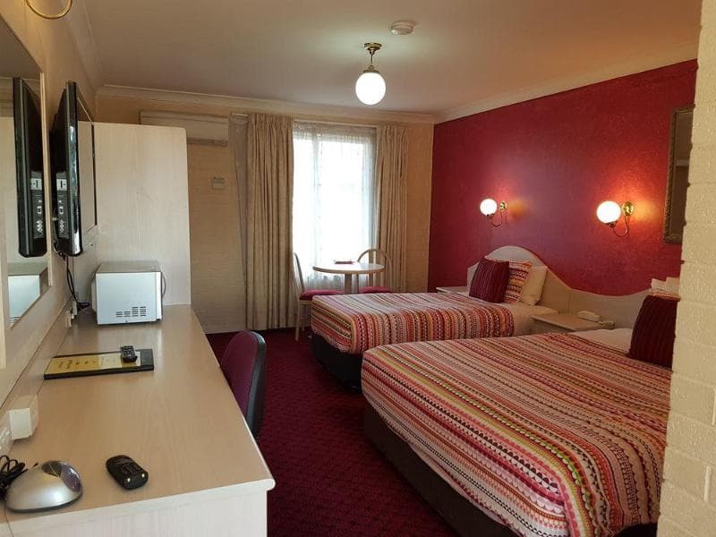 Golden Age Motor Inn 4
