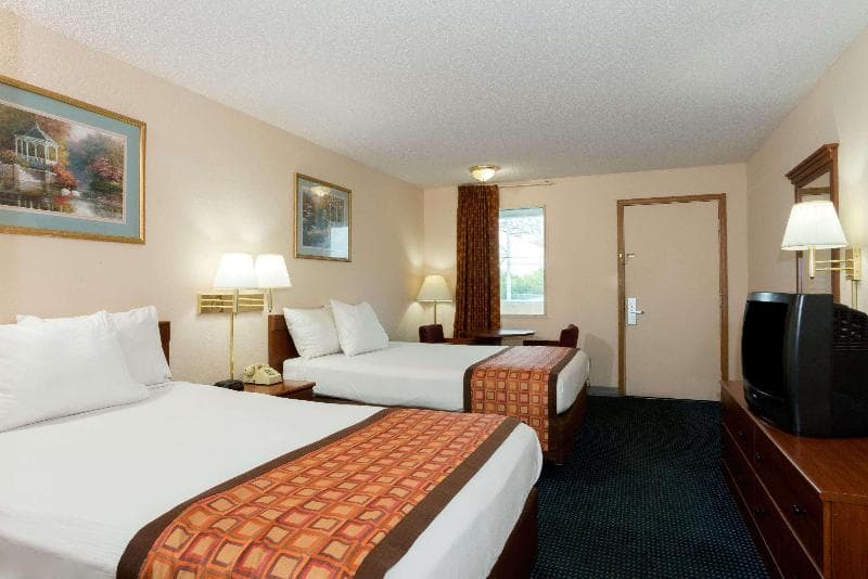 Days Inn by Wyndham Indianapolis East Post Road 3