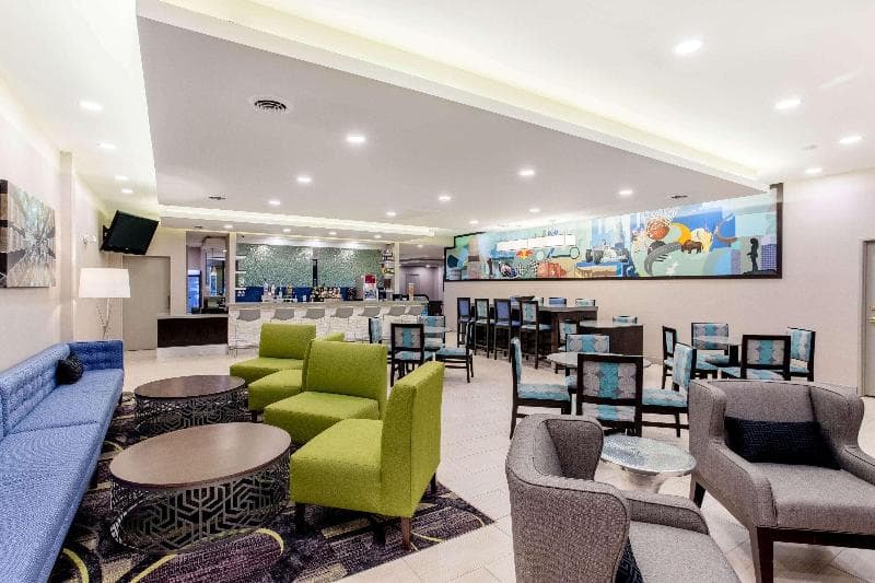 La Quinta Inn & Suites by Wyndham Indianapolis South 2