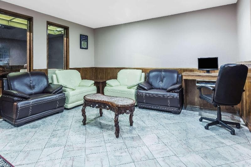 Super 8 by Wyndham Irving DFW Airport/South 5