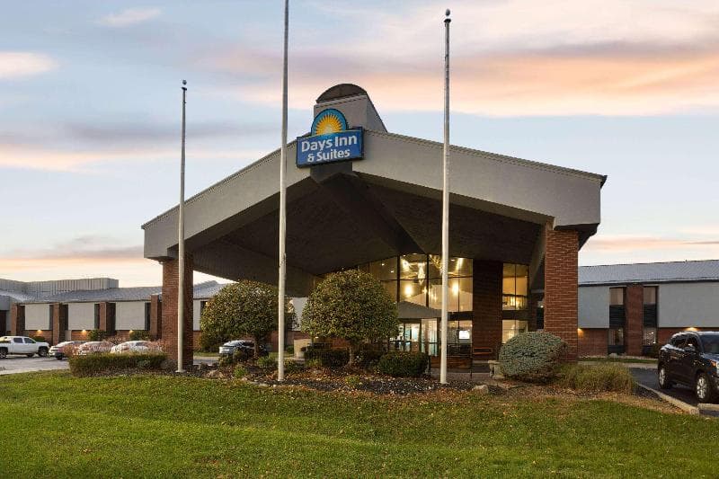 Days Inn & Suites by Wyndham Northwest Indianapolis 3