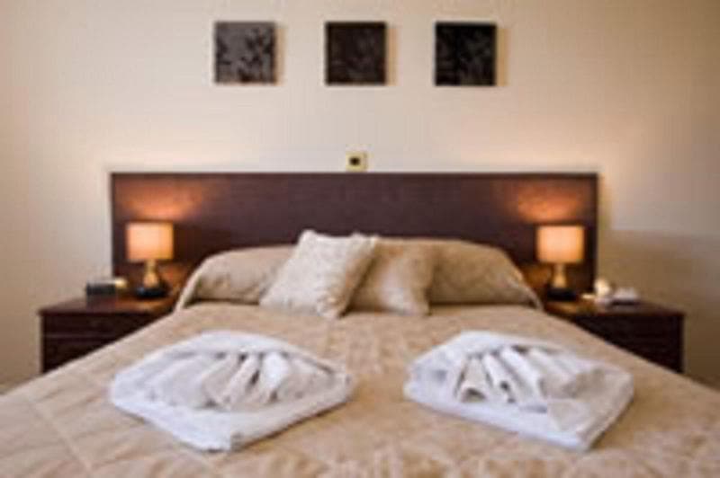 Bourne Hall Country 5