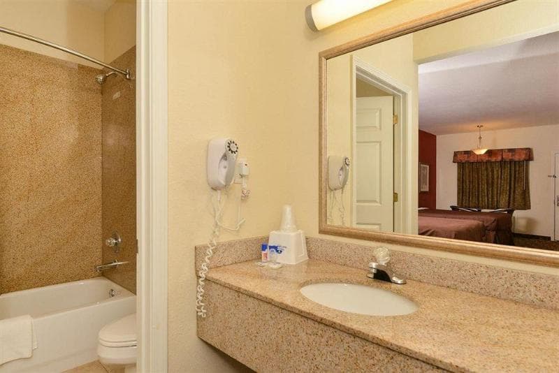 Americas Best Value Inn Byhalia 5