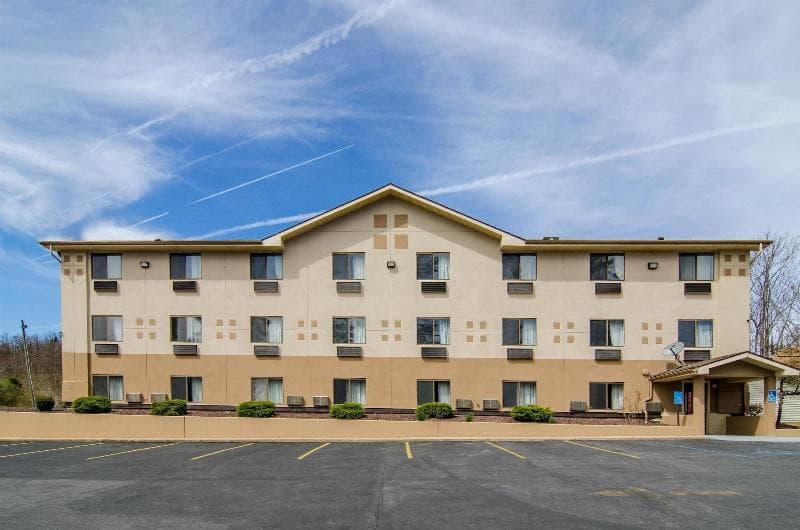 Super 8 Williamsport Area 5