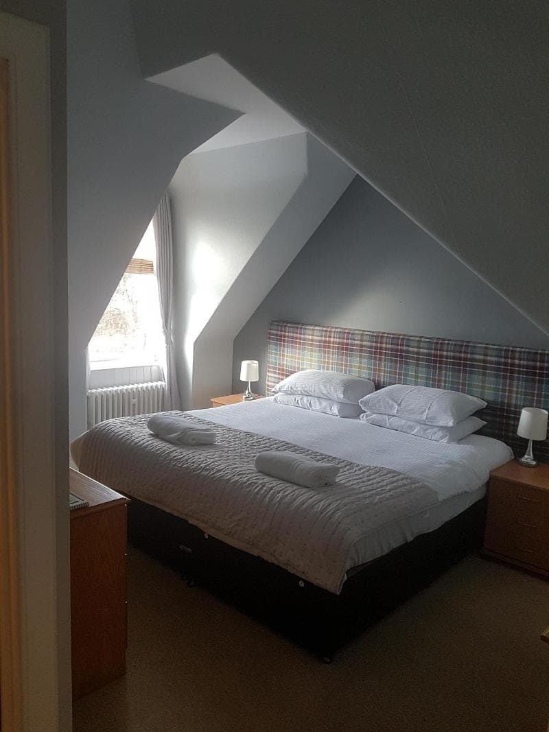 Mcinnes House Hotel 5
