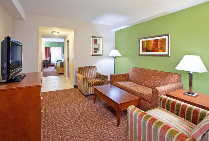 Holiday Inn Express & Suites Niagara Falls 4